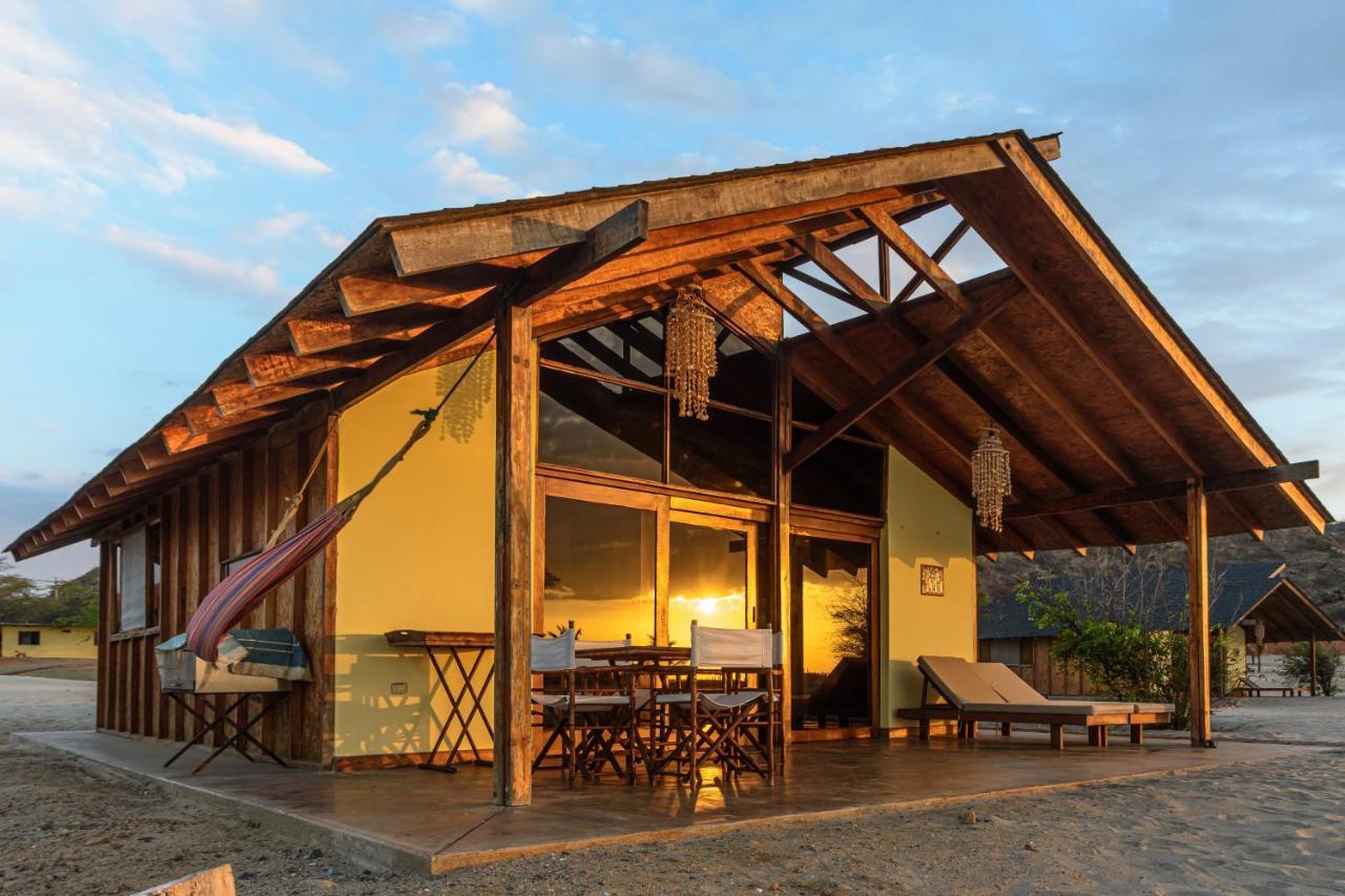 Wallac Bungalows กาโนอาส เด ปุนตาซัล ภายนอก รูปภาพ
